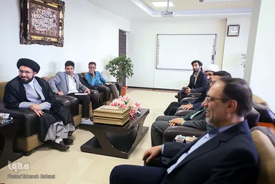 تجلیل رئیس سارمان اوقاف از دارنده رتبه دوم مسابقات قرآن مالزی