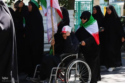 قافله عزاداری و نماز ظهر روز عاشورا در اصفهان