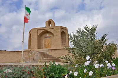 مقبره ابن حسام خوسفی؛ شاعر آیینی