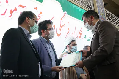 تجلیل از دانش آموزان برتر مسابقات قرآن و عترت در استان یزد‎‎