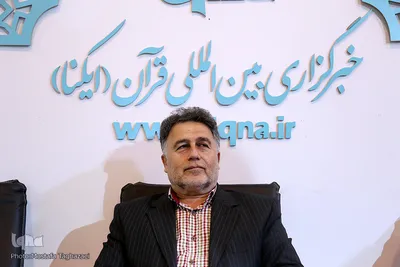 علی فروین، پیشکسوت قرانی در غرفه ایکنا در هشتمین روز نمایشگاه قرآن کریم