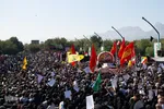 بدرقه پیکر شهید نیلفروشان به منزل‌گاه ابدی
