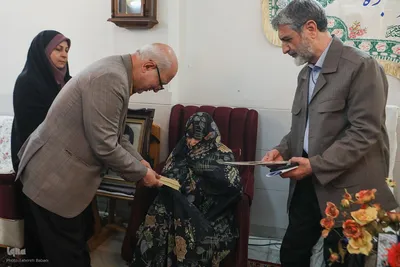 دیدار جامعه قرآنی با خانواده شهید سید جواد محمودی