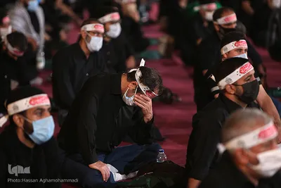 عزاداری شب تاسوعای حسینی هیات «ریحانة الحسین(ع)» با مداحی سیدمجید بنی فاطمه در پارک ارم تهران