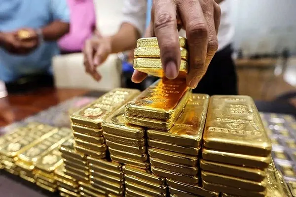 قیمت جهانی طلا امروز ۴ اسفند؛ اونس ۰.۱۰ درصد کاهش یافت