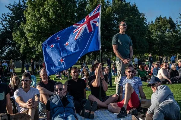 Nuova Zelanda: migliaia di persone assistono veglia per onorare vittime attacco alla moschea