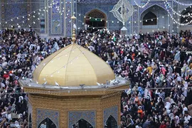 تحویل سال ۱۴۰۳ در حرم امام رضا(ع)