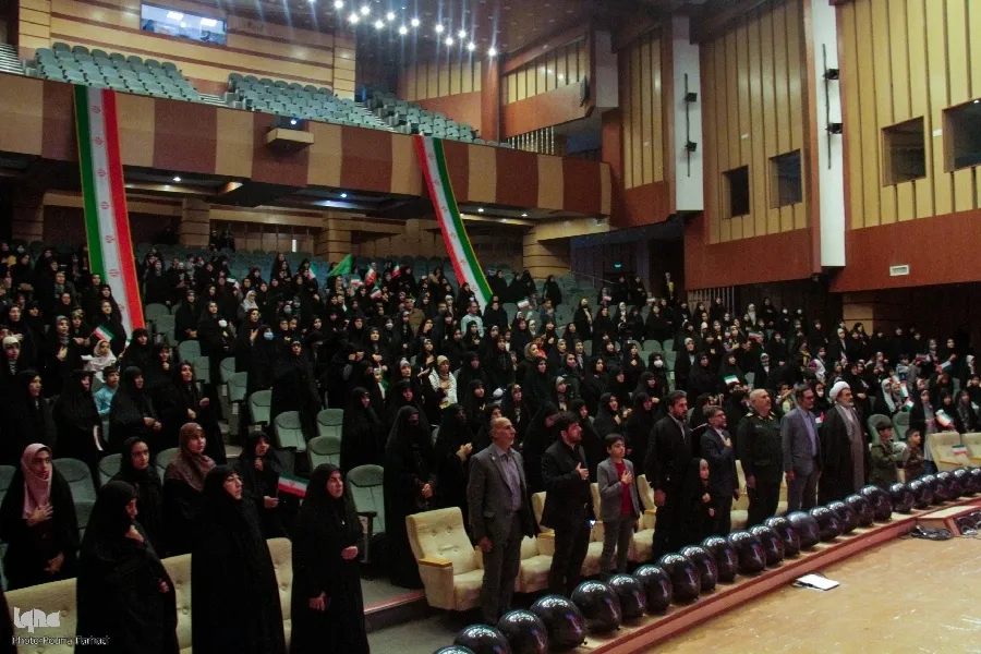 اجتماع بانوان شهرکردی در همایش «زن، استقامت، آزادگی» + عکس