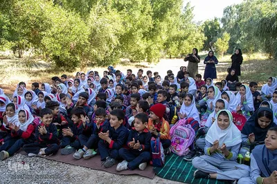 کتابخانه سیار در روستای «ایستادگی» گتوند