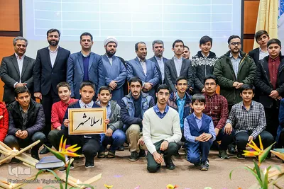 تجلیل از دانش‌آموز برگزیده مرحله استانی سی‌‌و‌ششمین دوره مسابقات قرآن، عترت و نماز شهرستان‌های استان تهران