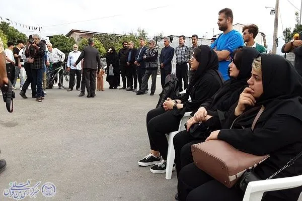 نمایش های خیابانی «من یک زنم» و «پایان در شروع نقطه صفر»