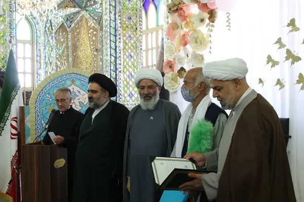 مراسم تجلیل از خادمین امامزادگان شمال شرق تهران برگزار شد / رونمایی از تارنمای امامزادگان پنج تن لویزان