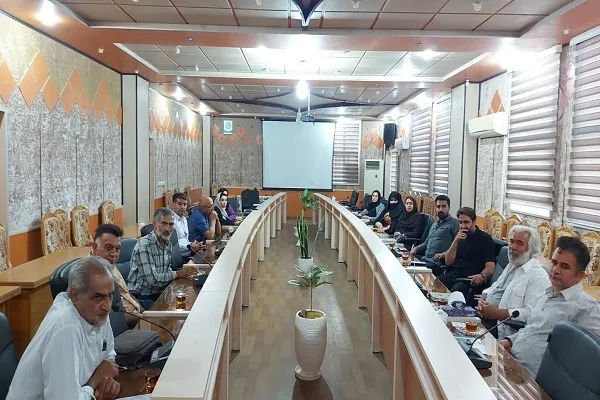 نشست هنرمندان با فرماندار شهرستان فریدون کنار -1