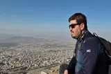 فیلم | تلاوت سوره «ضحی» با نوای احسان بیات بر فراز قله کوه گرم‌کوه