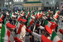 مراسم بزرگداشت چهل‌وسومین سالگرد ورود امام خمینی(ره) به میهن اسلامی در حرم مطهر  بنیانگذار جمهوری اسلامی