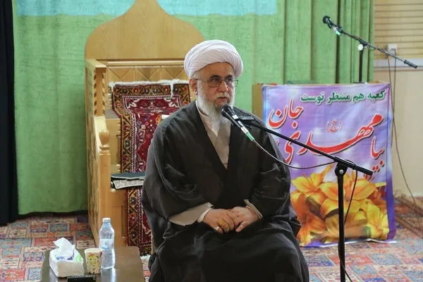 غرب به دنبال تغییر سبک زندگی اسلامی است