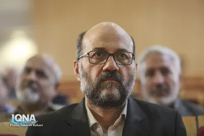آیین رونمایی از قرآن زعفرانی کهن‌ترین نسخه کامل مورخ فارسی