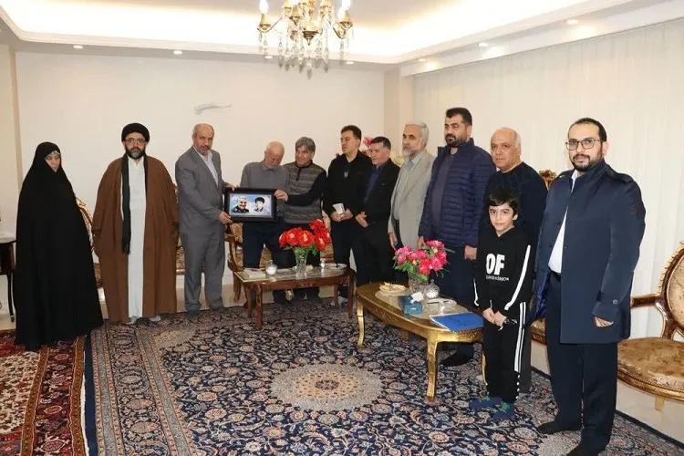 دیدار شهردار تبریز با خانواده شهیدان