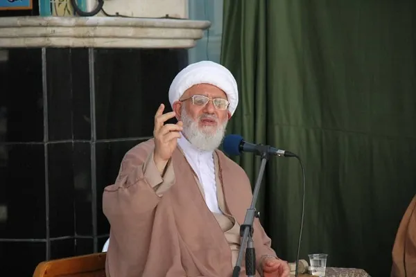 مبلغان دینی عامل باشند تا عالم پرورش دهند