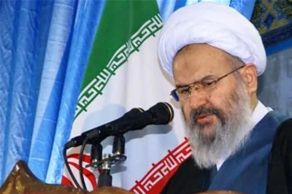 تقدیر امام جمعه کاشان از مسئولان قضایی