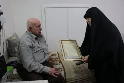 دیدار شهردار تبریز با خانواده شهیدان