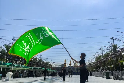 بین الحرمین در انتظار پیکر مطهر رهبر شهید