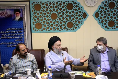مراسم رونمایی ازسه کتاب جدید حجت الاسلام والمسلمین قرائتی