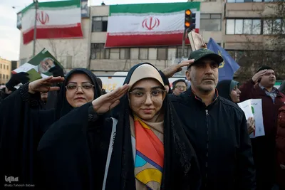 تجمع همبستگی ملی در میدان انقلاب