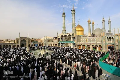 Millionen Iraner verrichten Eid al-Fitr-Gebet