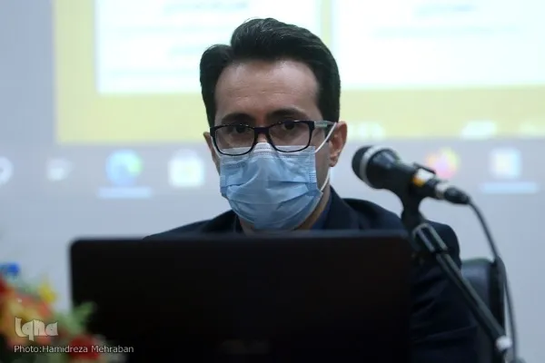 ساختار اجتماعی و سیاسی باعث پیدایش رئالیسم فارسی شد