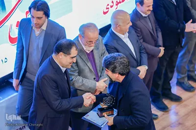 تقدیر از برگزیدگان در نوزدهمین جشنواره ابن سینا