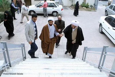 نشست ایمان در بحران