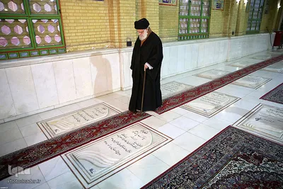 حضور رهبر انقلاب در مرقد مطهر امام خمینی(ره) و گلزار شهدا