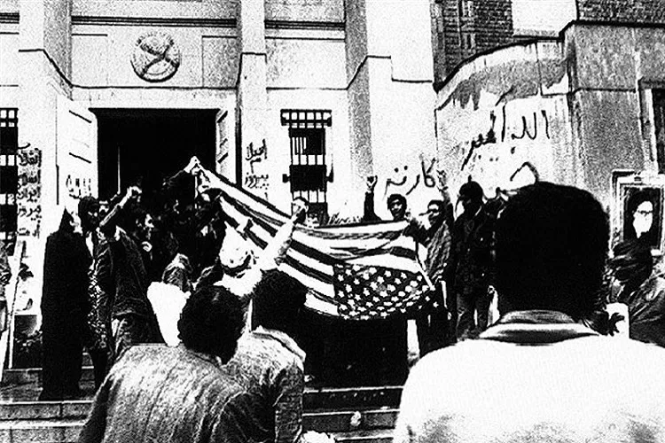 تسخیر لانه جاسوسی، پاسخ دشمنی‌های آمریکا