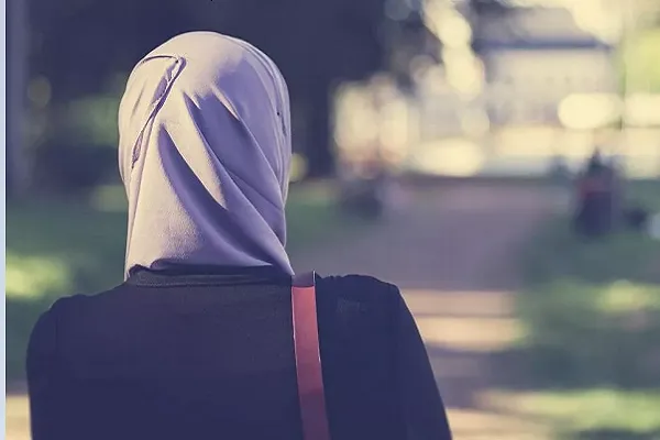 Hindistan'daki başörtüsü yasağı Müslüman kızların eğitimini olumsuz etkiliyor