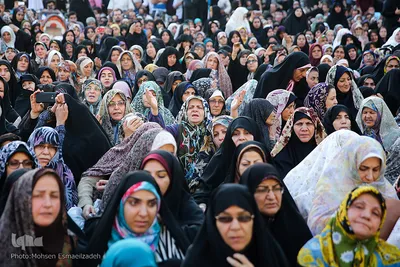 تعویض پرچم گنبد حرم امام رضا(ع)‎