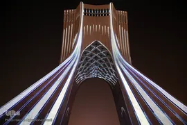 ورپردازی سه بعدی(ویدیو مپینگ) یادبود مسافرین کشته شده سقوط هواپیمای اوکراینی بر برج آزادی