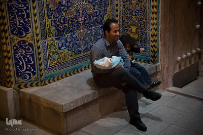 شب قدر اصفهانی‌ها در جوار شهدا و علما