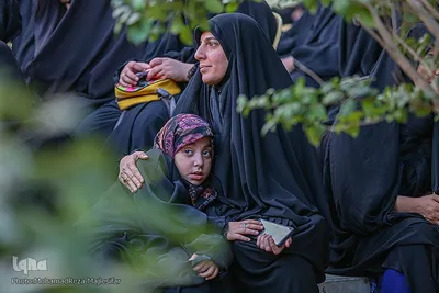 اجتماع دختران دهه هشتادی در گذر فرهنگی چهارباغ‎