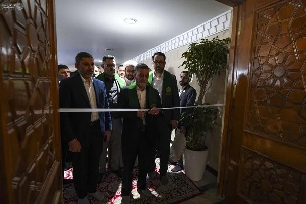 معرض الفنون الإسلامية في النجف يشهد عرض أكثر من 300 عمل فني + صور