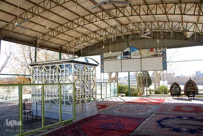 مقبره همسر استاد اشرف حداد(آهنگر)در جوی هر هر یزد‎