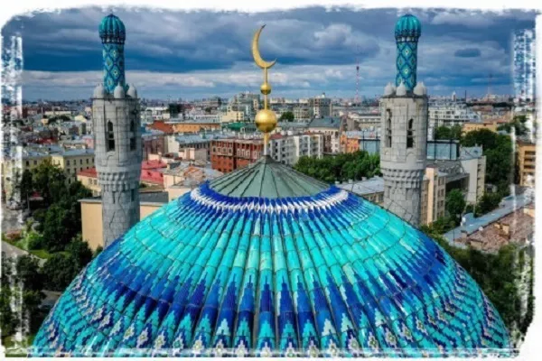 250 тысяч мусульман совершили праздничный намаз в Санкт-Петербурге