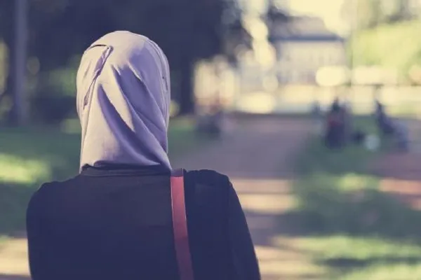 Kosova'da liselerde 'başörtüsü serbestliği' tartışılıyor