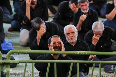 مراسم عزاداری و نماز ظهر عاشورا در اصفهان‎