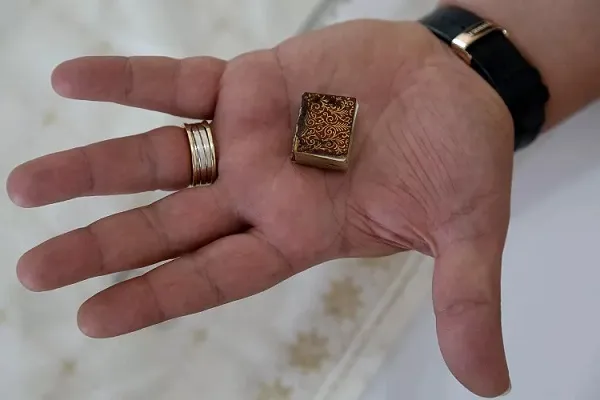 تناقلته أجيال رغم بطش الحروب.. التاريخ الكبير لأصغر مصحف في ألبانيا