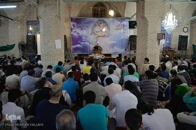 مراسم معنوی اعتکاف در مسجد جامع بازار تهران