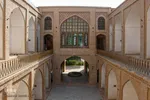 مدرسه تاریخی قدیمی و همچنان پابرجای علمیه خان یزد