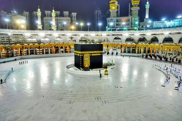 ممنوعیت تبرک جستن به حجرالاسود و کعبه در حج امسال