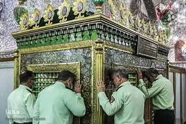 مراسم غبارروبی و عطرافشانی حرم مطهر علی بن حمزه(ع)‎‎