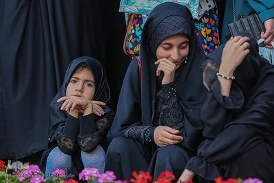 اجتماع دختران دهه هشتادی در گذر فرهنگی چهارباغ‎